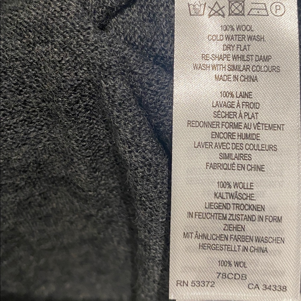 NWT French Connection 100% Wool “Dog” Long Sleeve Crewneck Sweater Grey Size XS - Picture 8 of 8